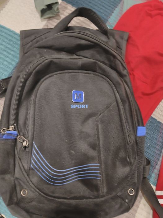 Отдам даром детские вещи