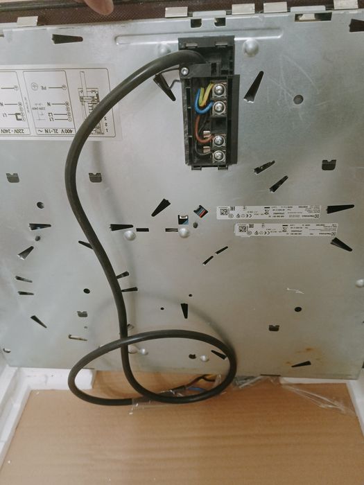 Electrolux  поверхность Электро плита