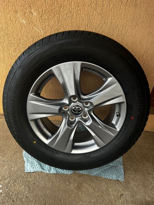 Roti Toyota RAV4 4