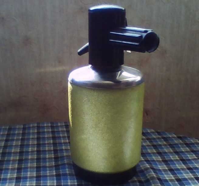 Уред за газирана вода/сода,сок ,газирани напитки