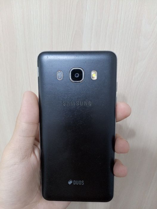 Samsung J5 (2016)