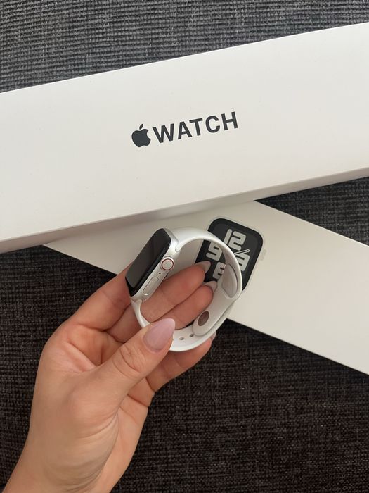 Apple watch SE- много добро състояние