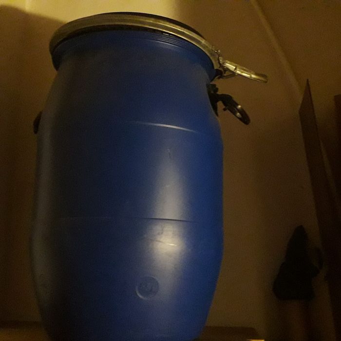 Продам бочки 65 литров