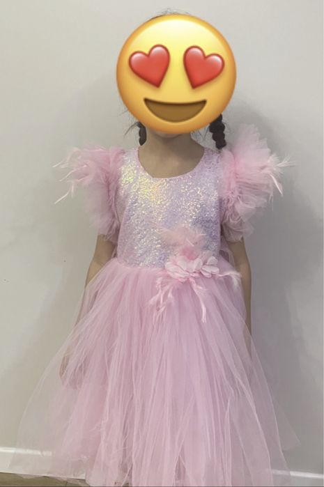 Розовое платья для девочки н