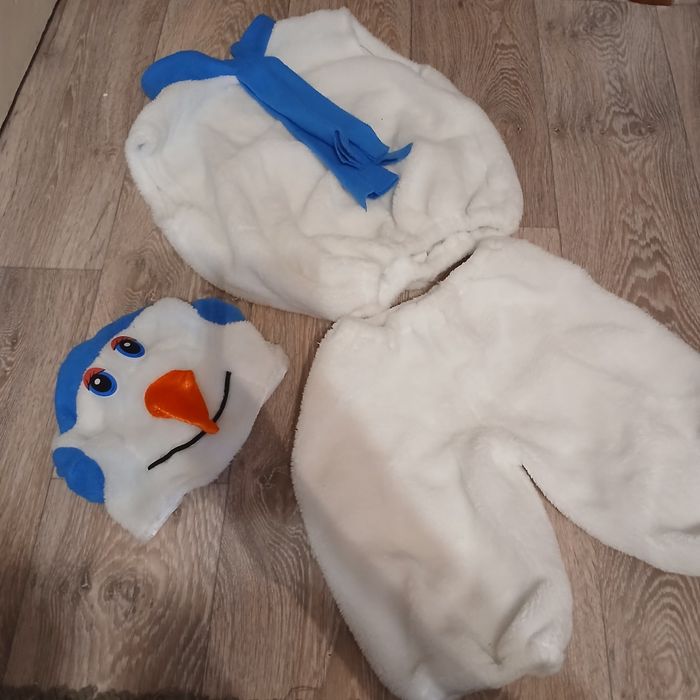 Продам костюм Медведя и Снеговика