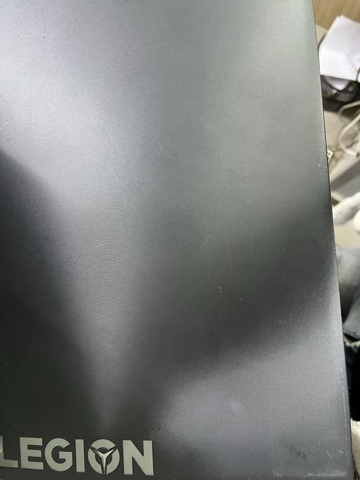 Продаю ноутбук lenovo legion с повреждением срочно