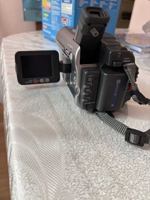 Видеокамера SONY HANDYCAN цифровая