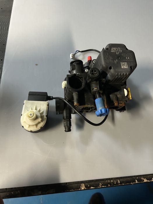 Placa frontala,vana cu 3 cai, pompa