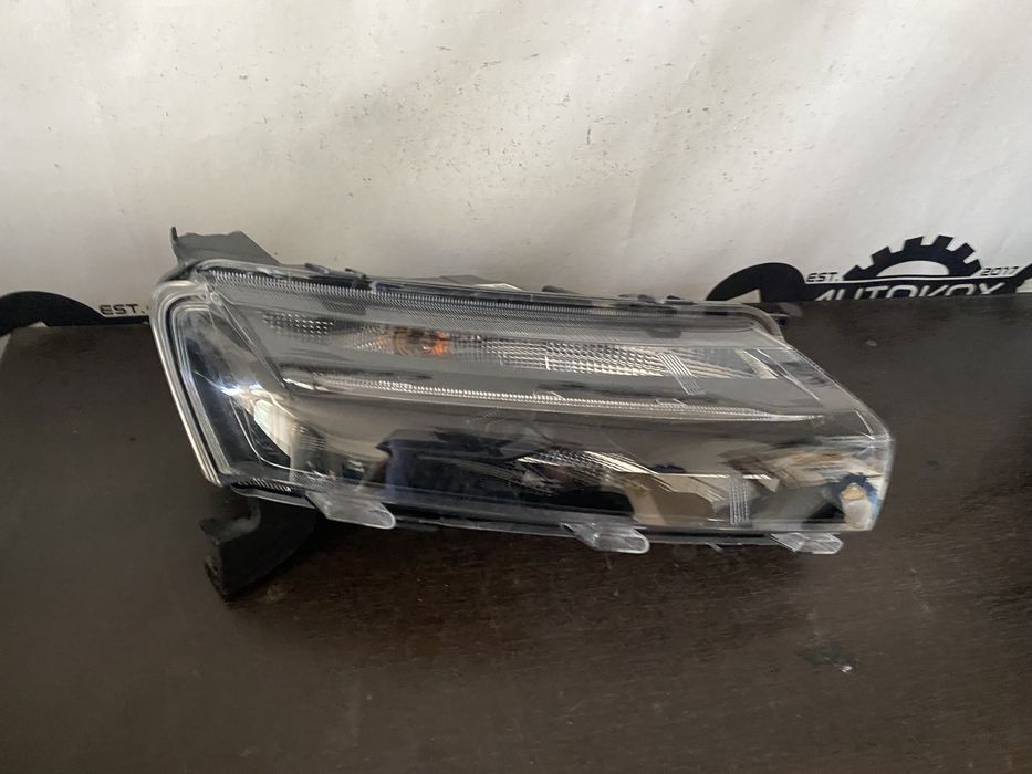 Far dreapta led semnalizare Dacia Spring