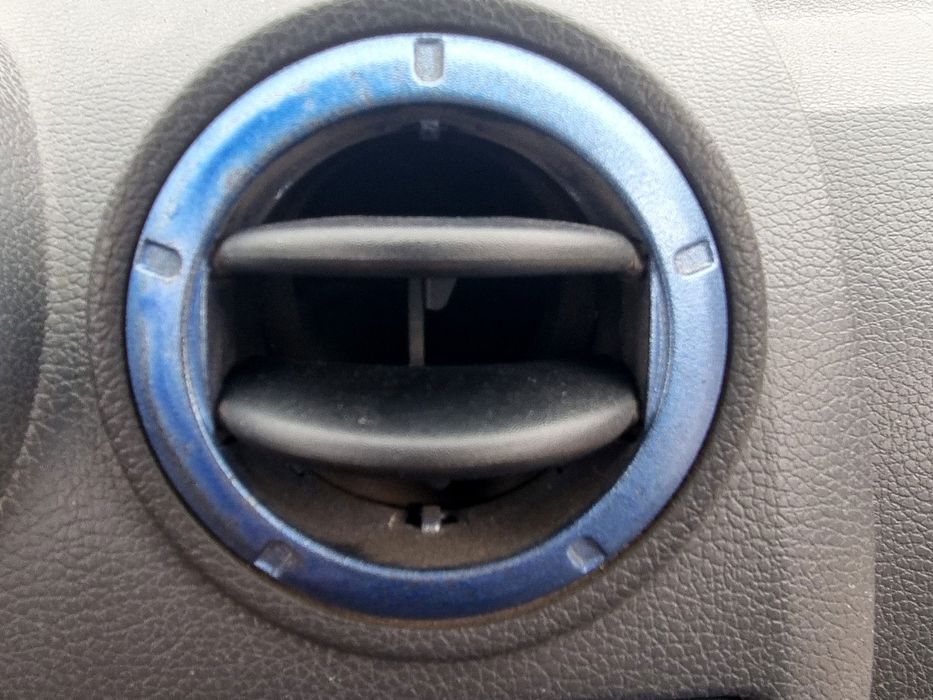 Grila aerisire centrala dreapta Dacia Logan MCV (KS) [Fabr 2007-2012]