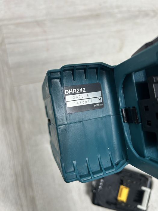 Makita DHR 242 rotopercutor