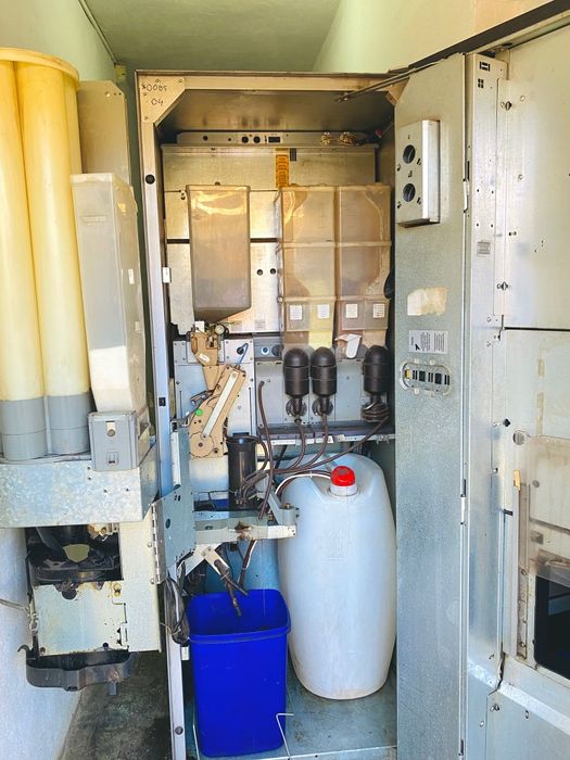 Vând automate cafea Astro necta în stare perfectă de funcționare.