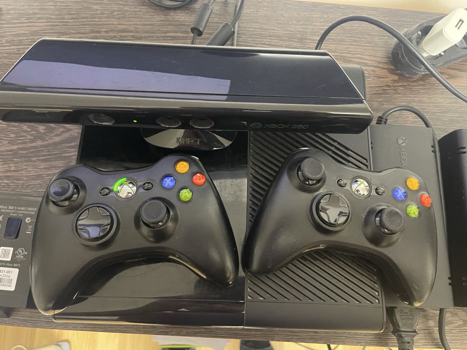 Xbox 360E cu kinect si jocuri
