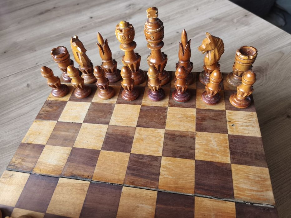 Античен масивен шах дърво ръчна изработка  от средата на 40те години