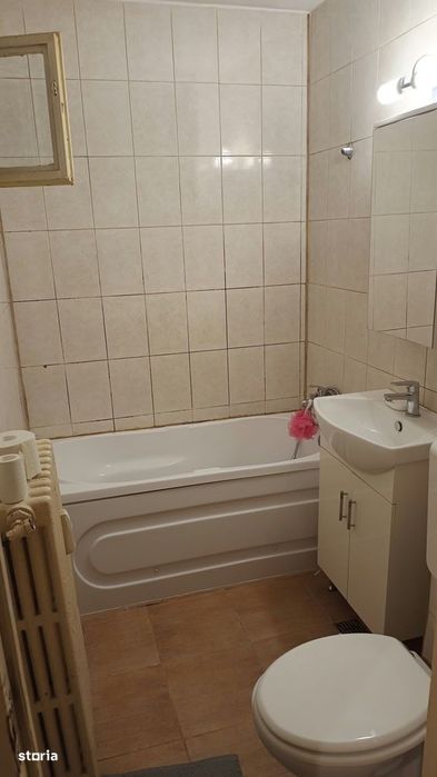 Apartament 3 camere aproape de mall Plaza ,parc si metrou!