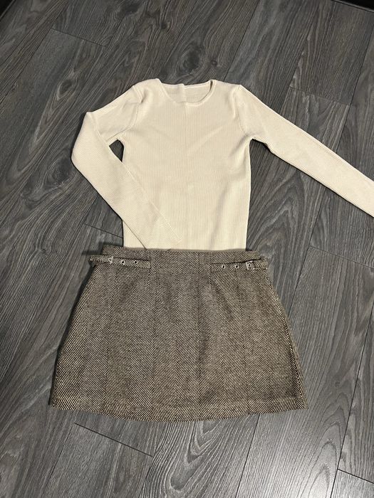 Къса пола и блуза плетиво