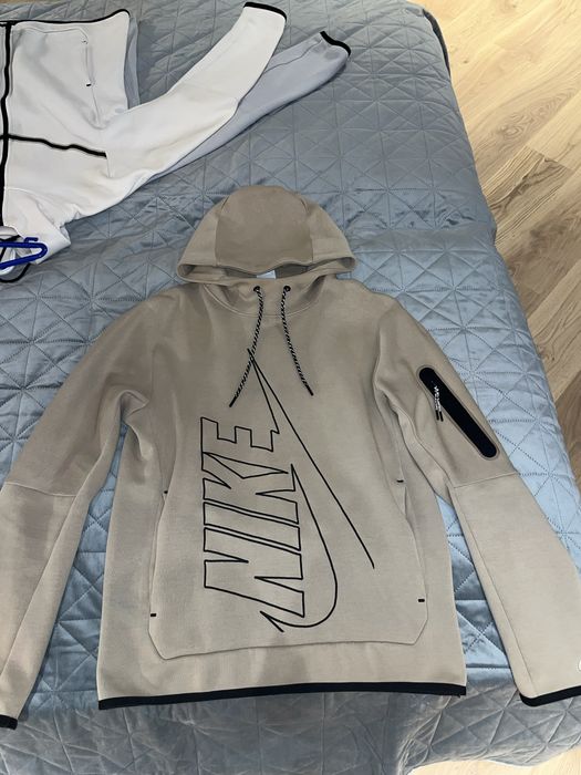 Nike Tech Fleece бежов слуичер