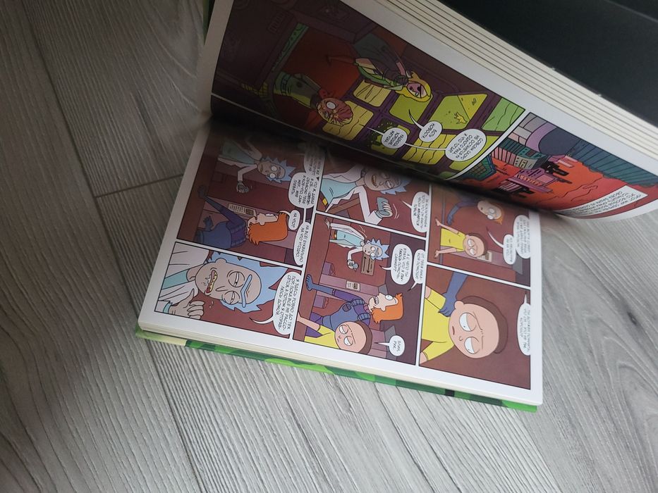 Комиксы, книга Рик и Морти