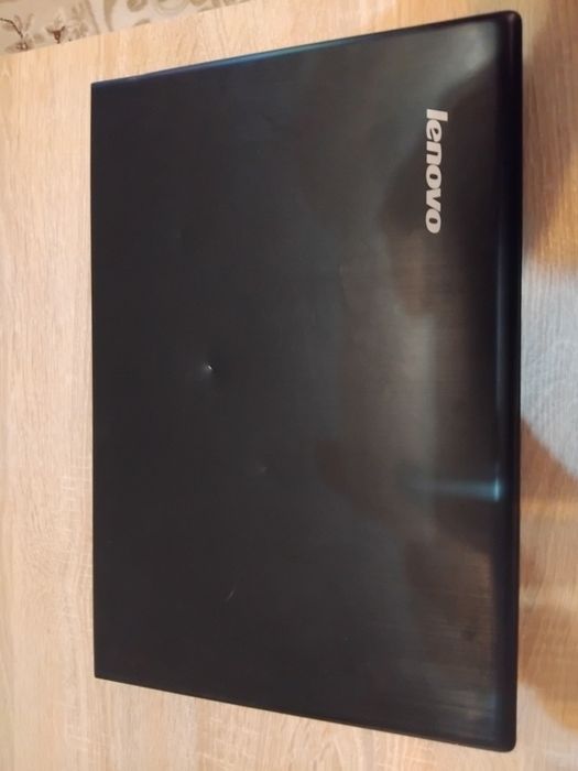 Laptop Lenovo IdeaPad 3 cu AMD Ryzen 3, Dell si Lenovo de 17 inch Full Hd
