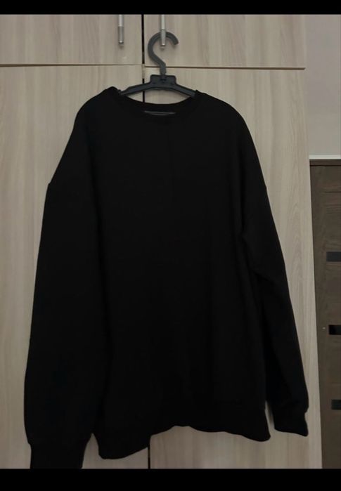 Женская свитер чёрный