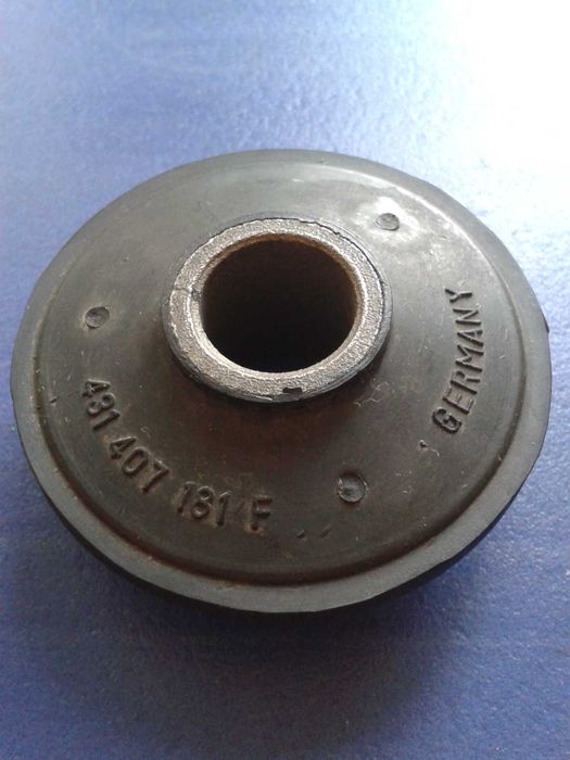 Сайлентблок передний нижний рычаг Audi качество оригинал