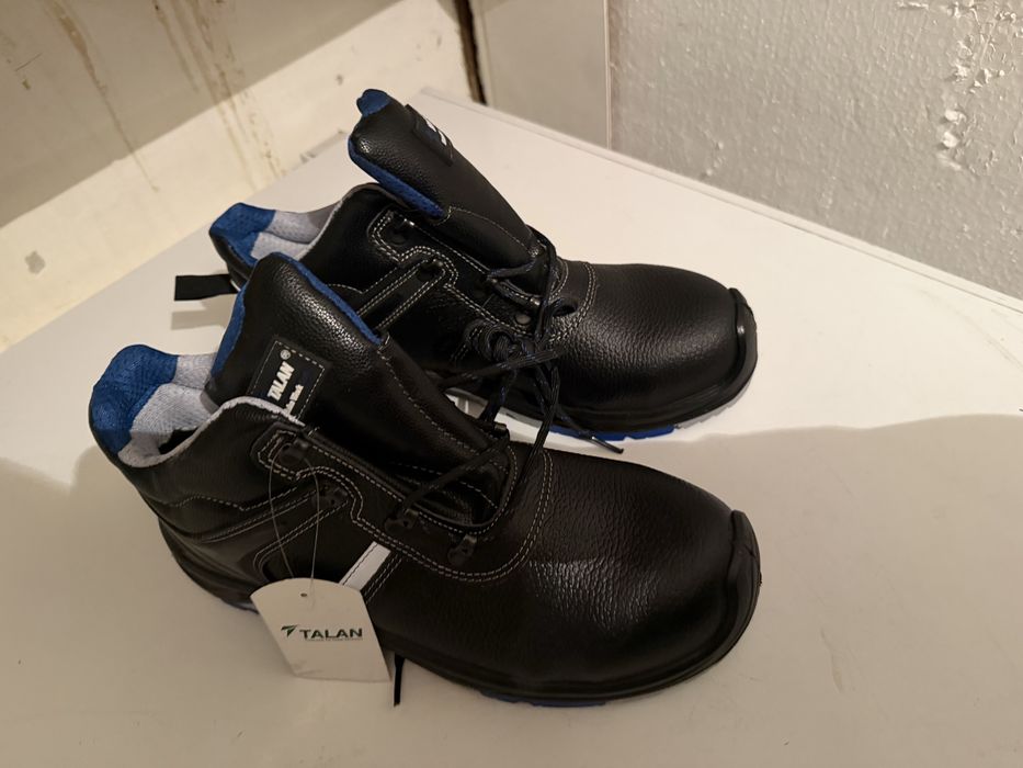 Продам новые рабочие ботинки Talan,42 р.