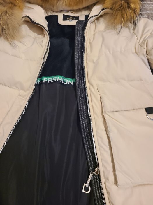 Куртка очень тёплая почти новая купленная за 650 000