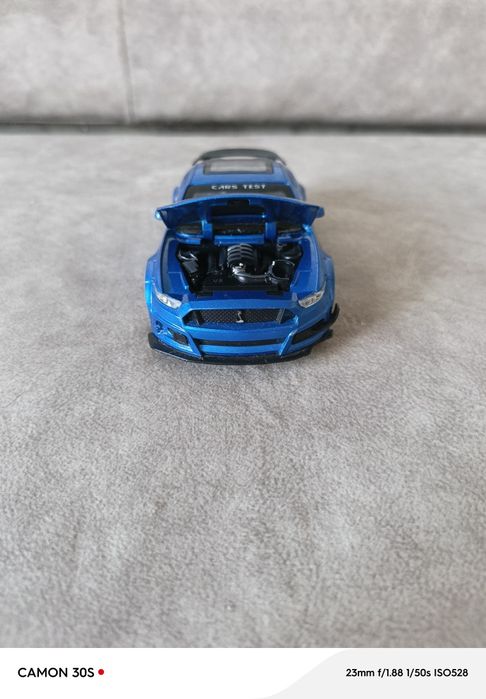 Машинка моделька