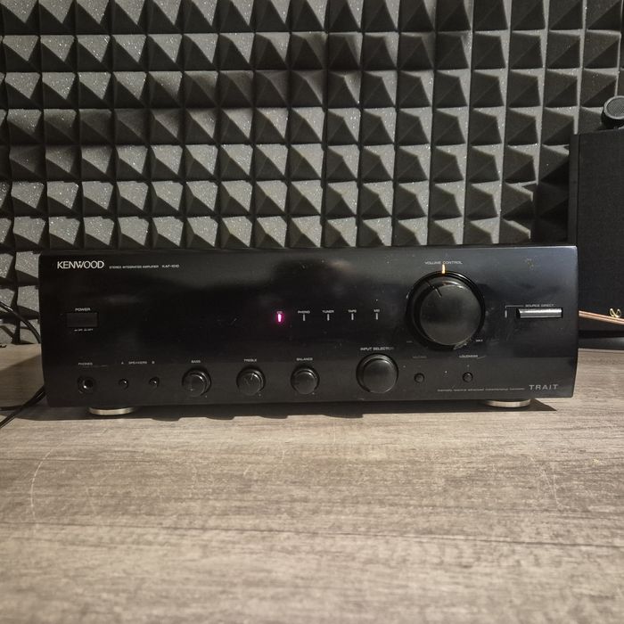 Усилвател / Ресивър
Kenwood KAF-1010