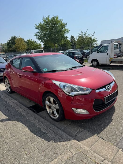 Vând Hyundai Veloster