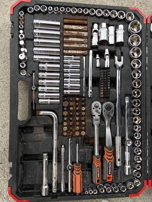 Набор ключей продаю