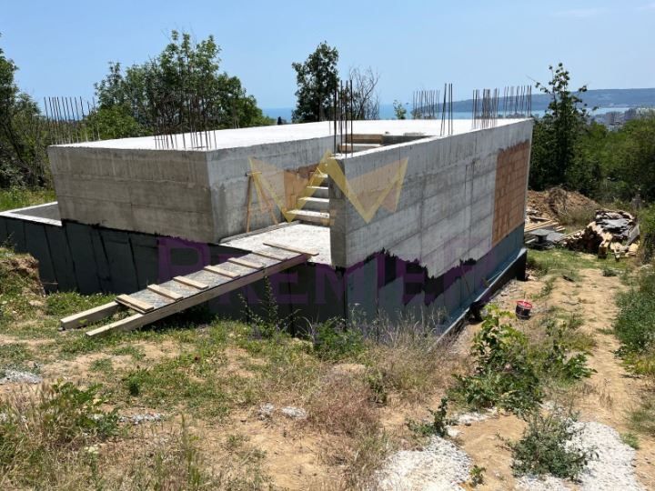 Къща в Варна-Изгрев площ 190 цена 330000