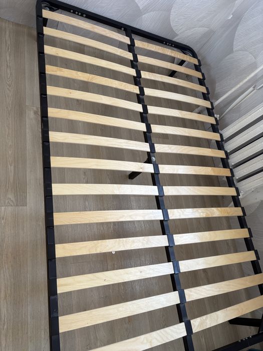 Продам шкаф и уровать без матраса