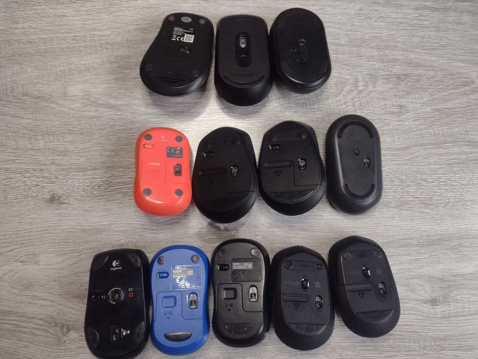 Лот 12 броя безжични мишки Logitech