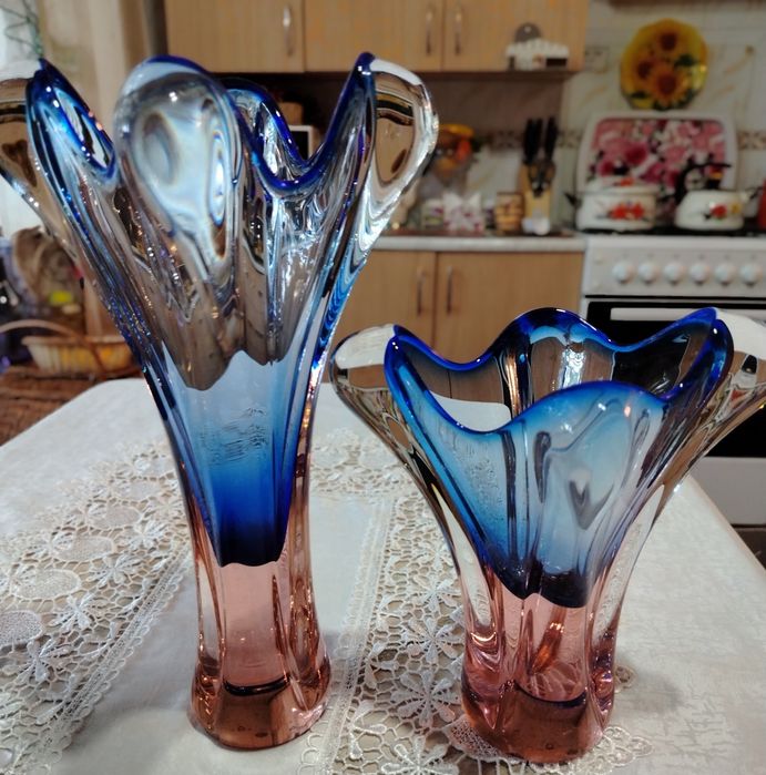 Чехославацкие , красивые, редкие вазы Богема.