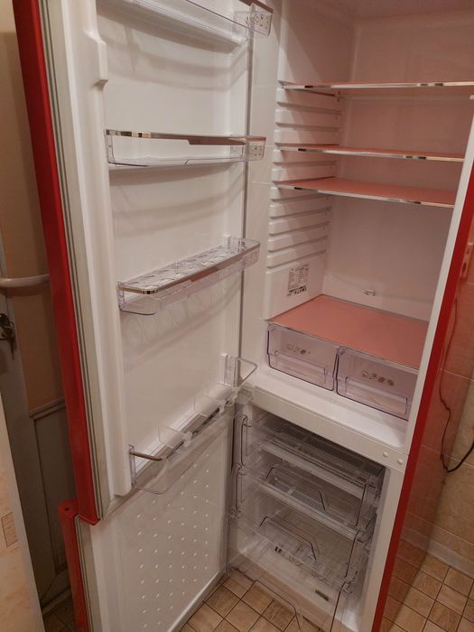 Холодильник Artel не рабочий