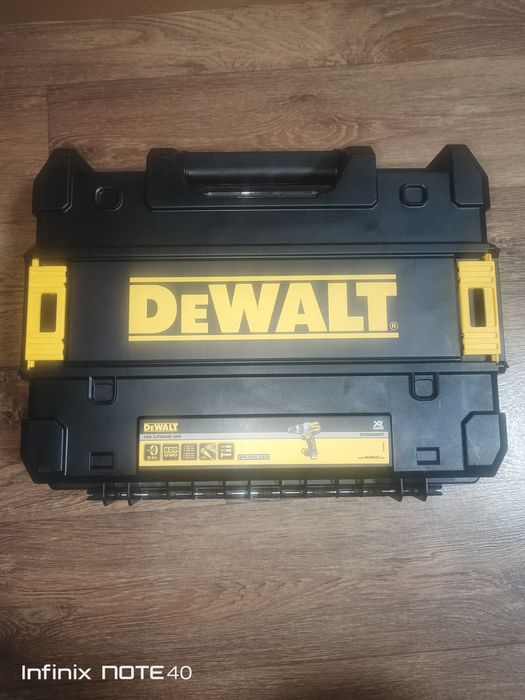 Продам ударопрочный кейс от DeWalt