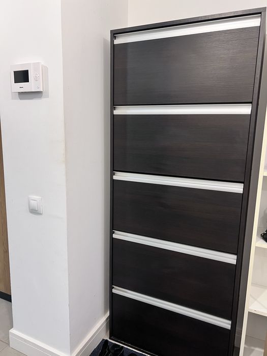 Pantofar culoare maro cu 5 sertare