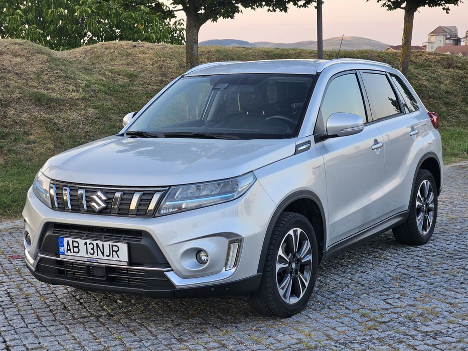 Suzuki Vitara Hybrid An 2022  Motor 1.4 Benzina ALLGRIP Tracțiune 4x4 La Buton  Înmatriculat Recent Ro