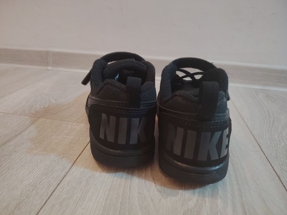 Adidasi Nike  32