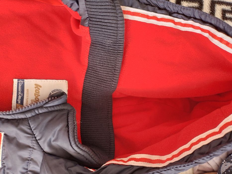 Продам детскую куртку