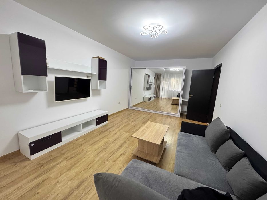 Inchiriez apartament 2 camere decomandat