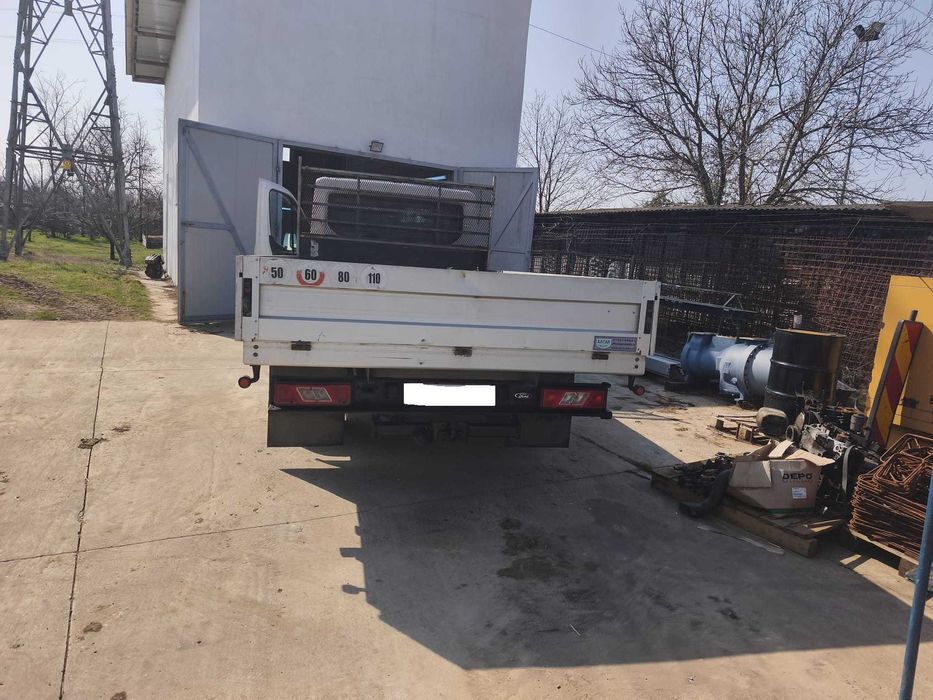 Vând Ford Transit 2019 – Autoutilitară cu Obloane Rabatabile