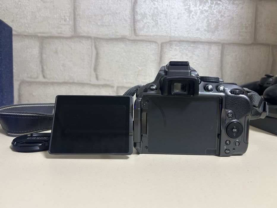 Nikon D5300 + объектив 18–55mm DX VR