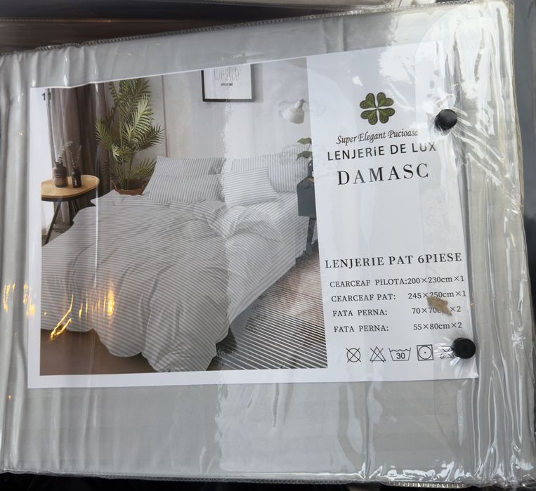 Lenjerie Damasc Pucioasa