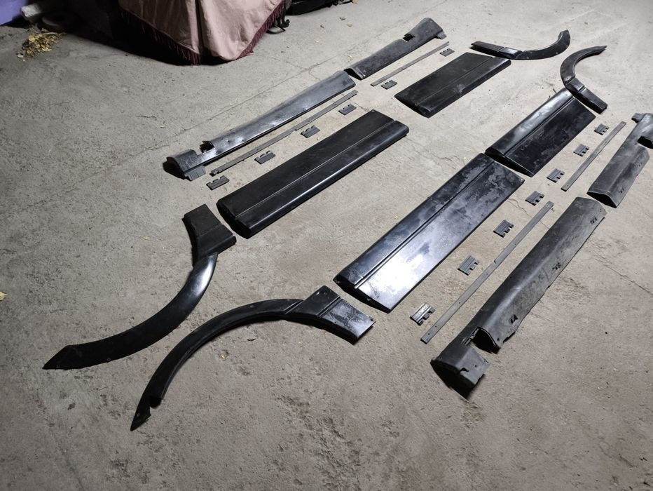 Широкий молдинг Passat B3