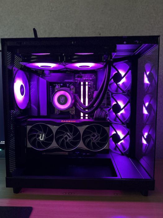 Геймърски компютър RYZEN 7 7800X3D RX 6800 32GB DDR5 SSD 1TB