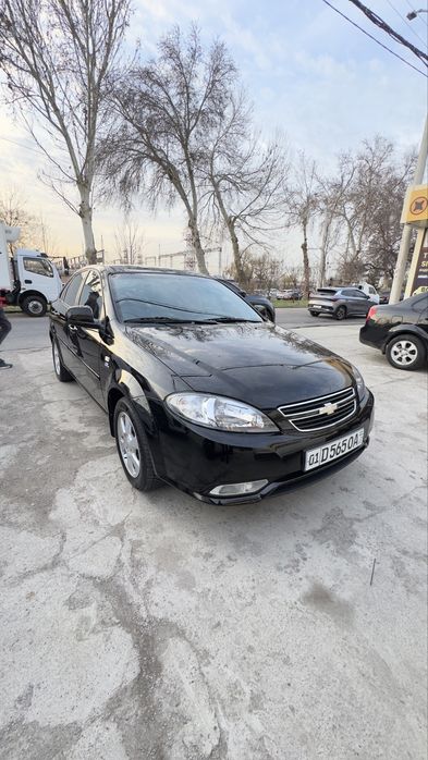 Chevrolet GENTRA avtomat. Без люк. Насия