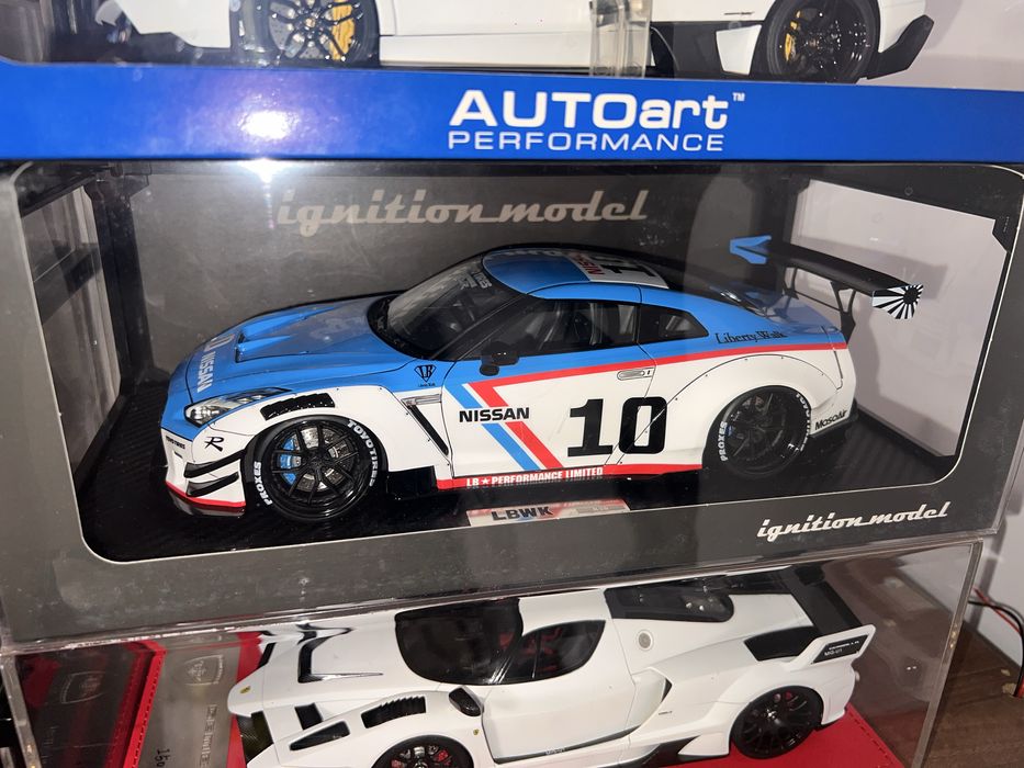 Macheta auto 1 18 Nissan GTR R35 , Ignition Model nu autoart