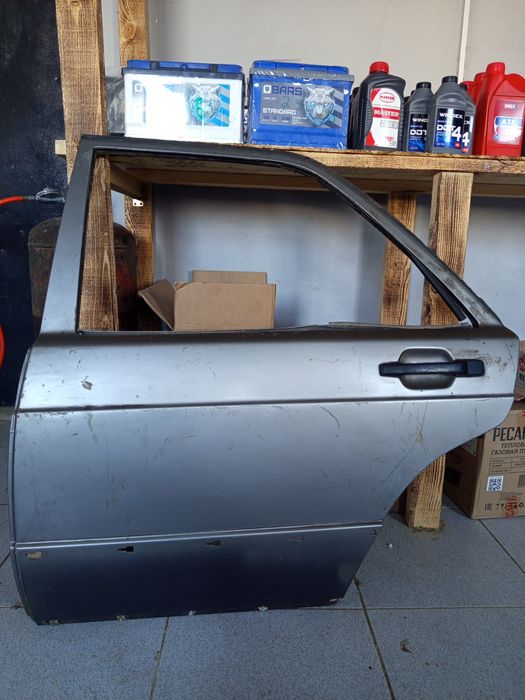 Мерседес 190 задний есы́к